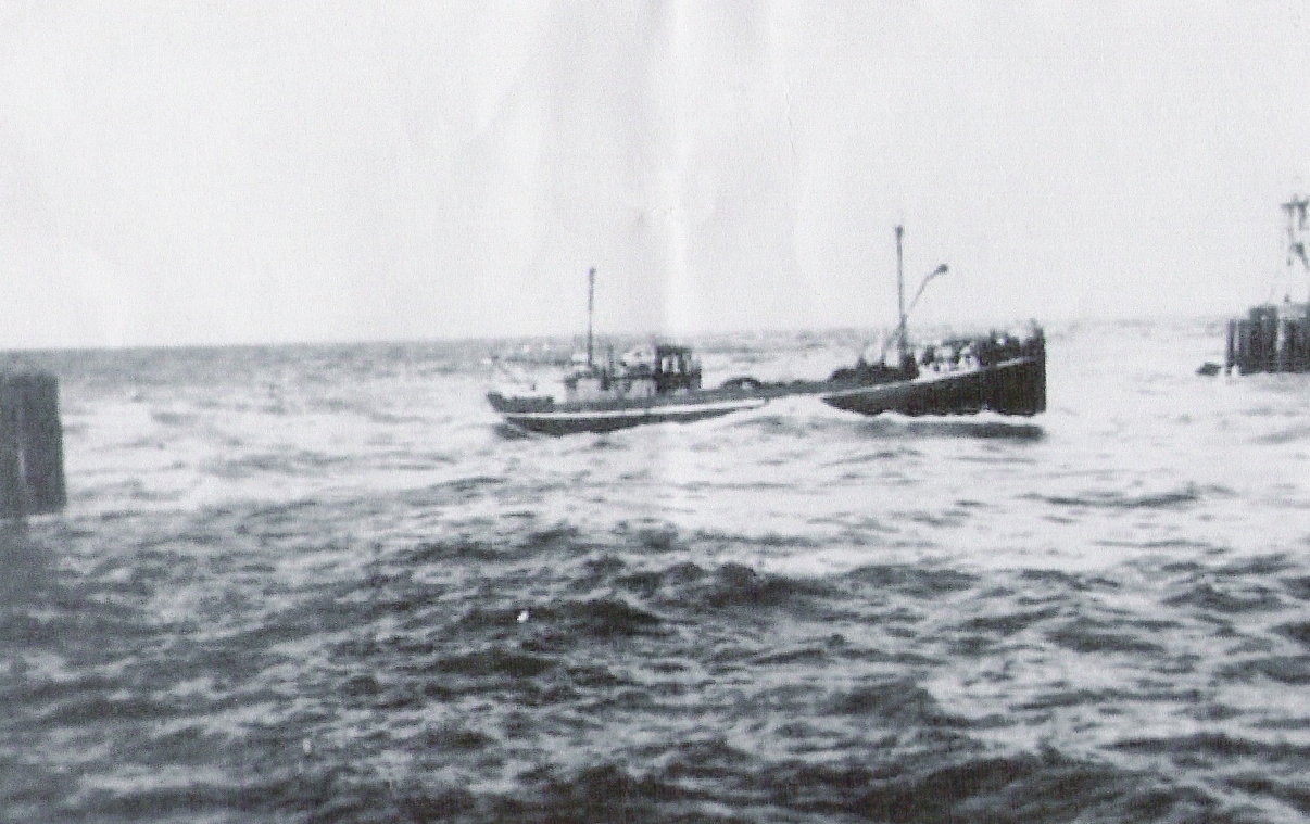 Mijn 1ste schip in 1952: SCH 45, de BASTIAAN: Klik op de foto voor informatie en een vergroting
