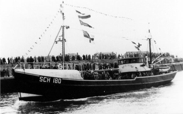 Mijn 7de schip in 1961: SCH 180, de MR. JOHANNES LAST.: Klik op de foto voor informatie en een vergroting
