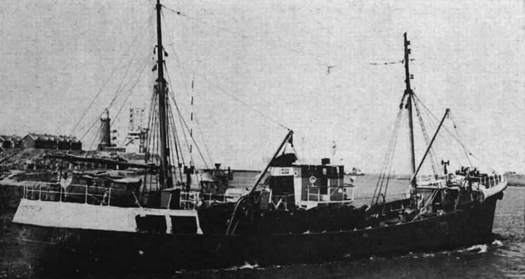 Mijn 9de schip in 1962: IJM 35, de POSTBOY : Klik op de foto voor informatie en een vergroting
