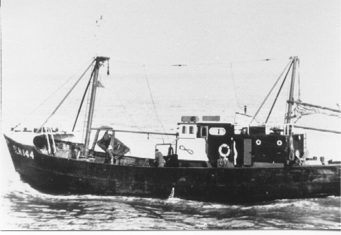 Mijn 16de schip ook in 1965: SCH 144, de MAGRETA: Klik op de foto voor informatie en een vergroting